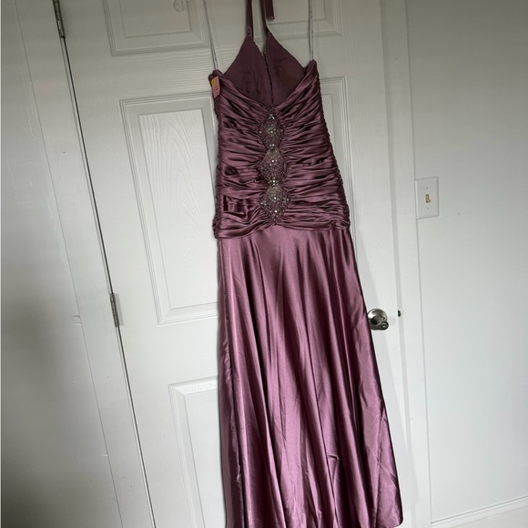 Elegant Purple Evening Dress - Picture 3 of 4